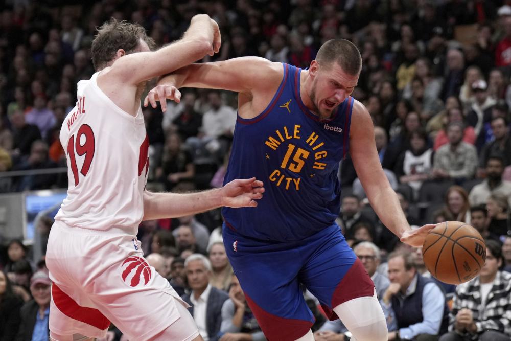 成鲜明对比 成鲜明对比